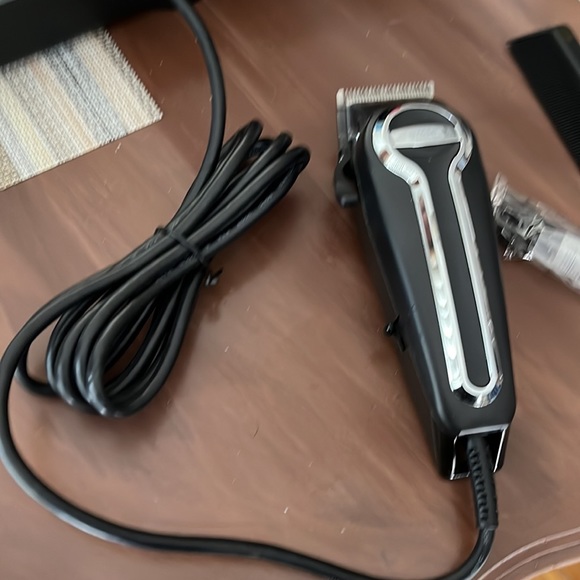 Elite Pro Haircutting Kit - Picture 4 of 6